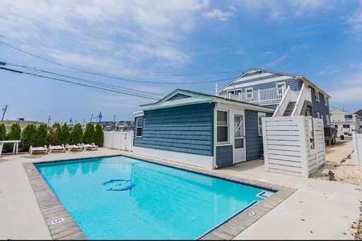 WINTER RENTAL - 1 Bed / 1 Bath - BEACH BLOCK - Accommodates 2