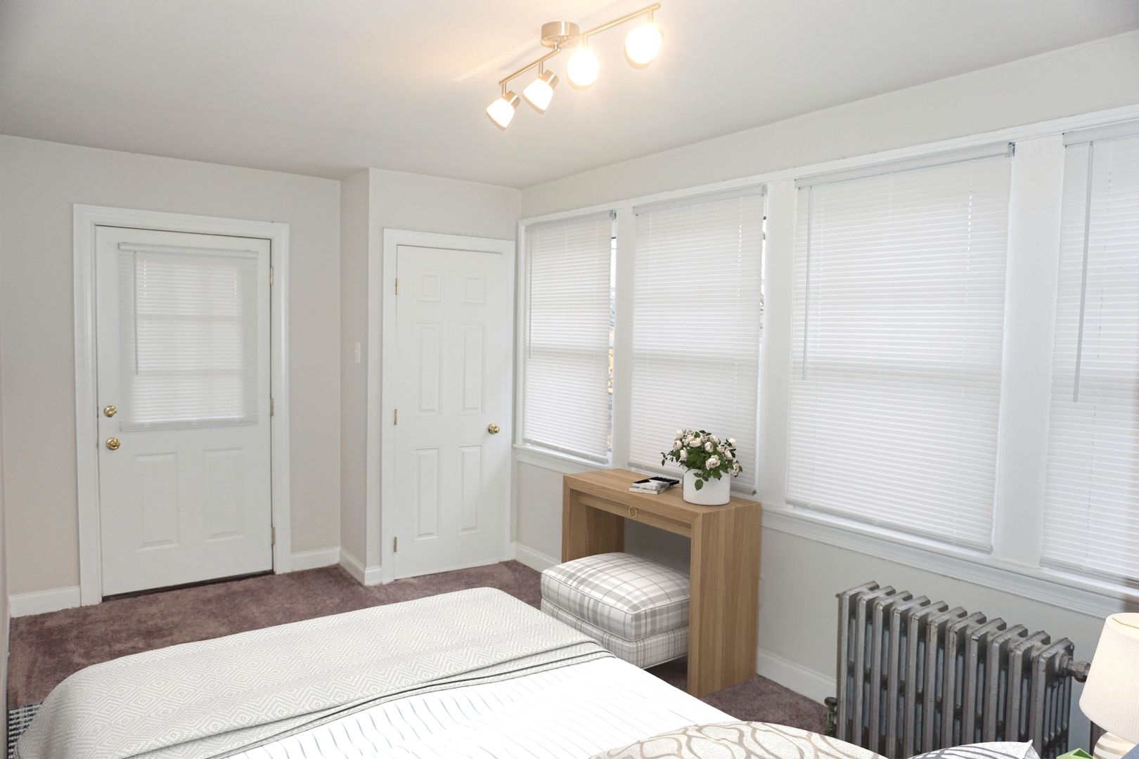 Wayne Apartment: 203-B N. Aberdeen Ave.