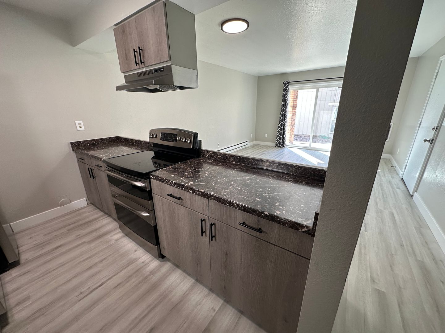 Windsor Apartment: 808 7th St