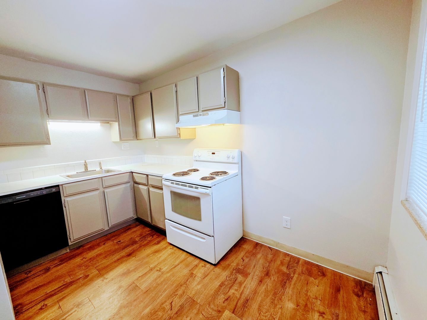 Greeley Apartment: 1303 9th Avenue