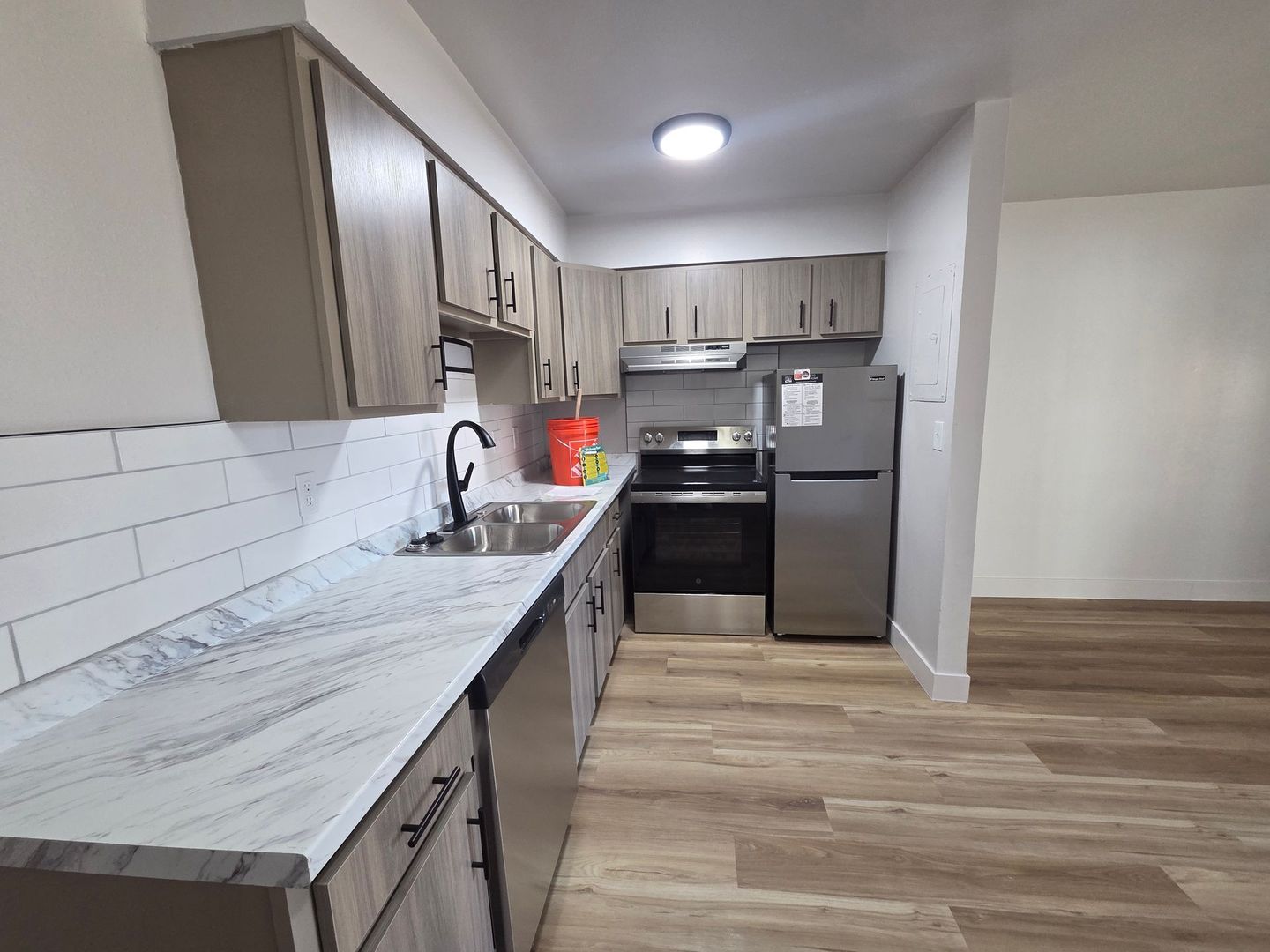 Windsor Apartment: 808 7th St