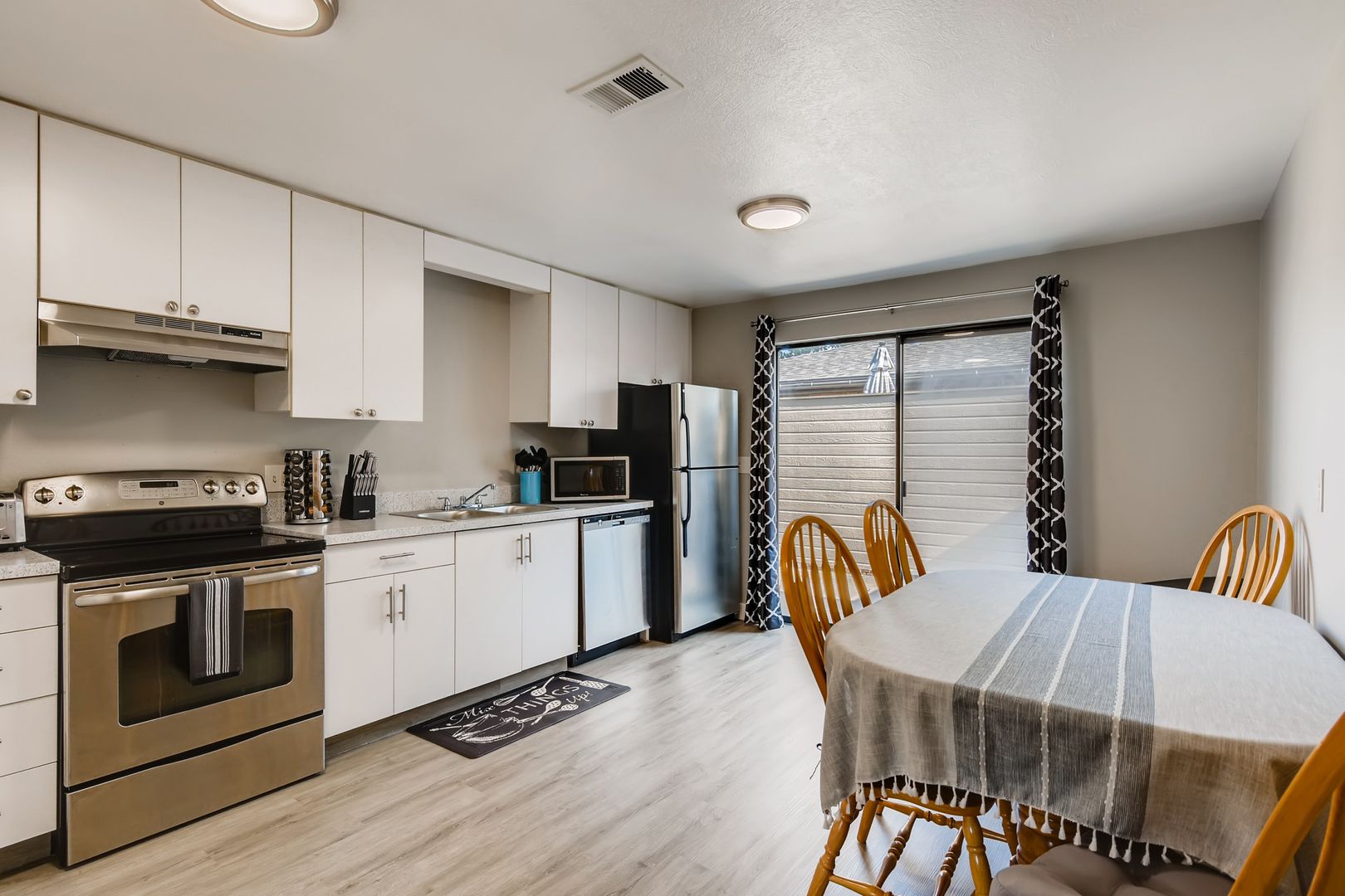 Greeley Apartment: 2550 9th Avenue