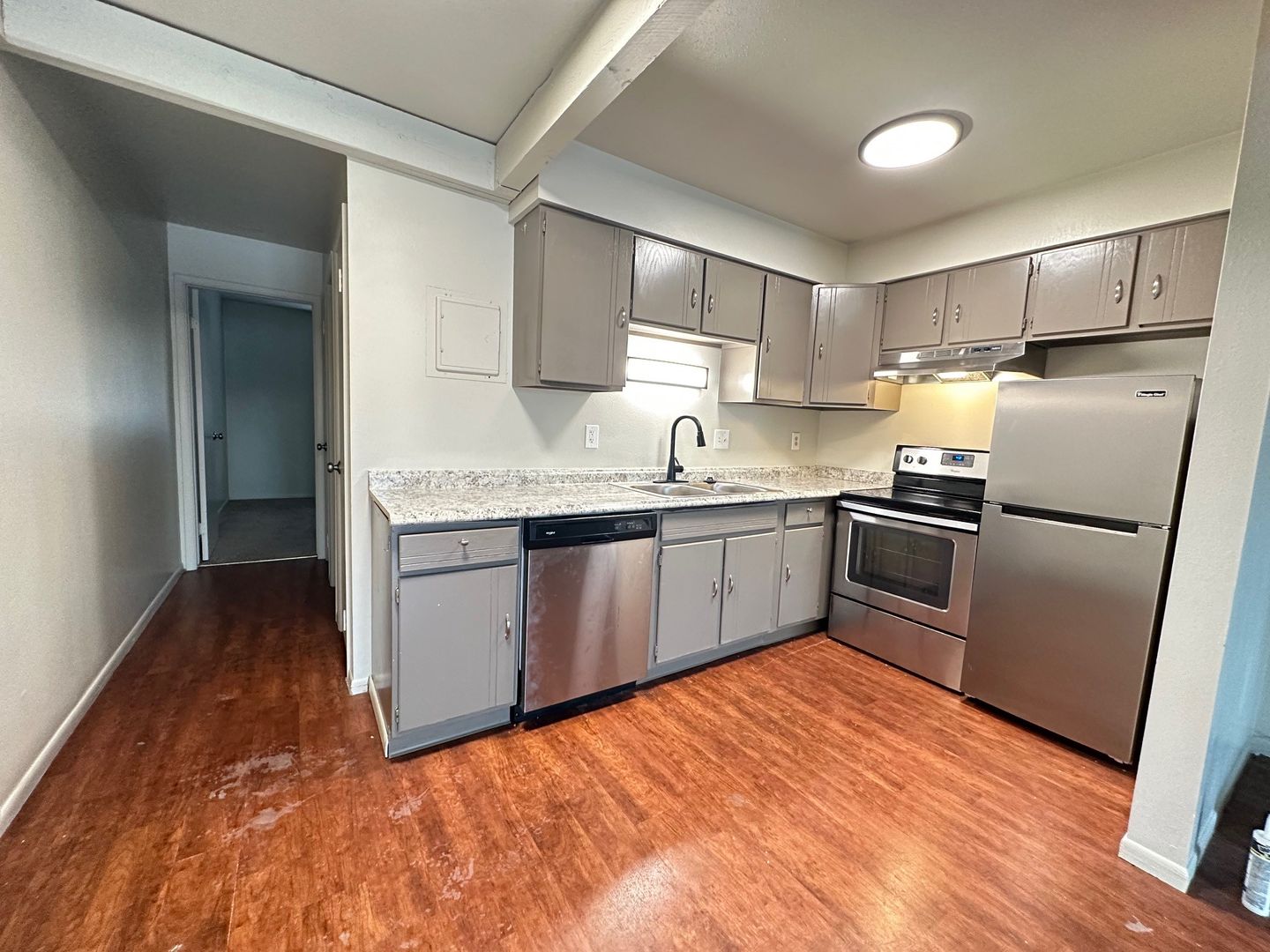 Windsor Apartment: 808 7th St