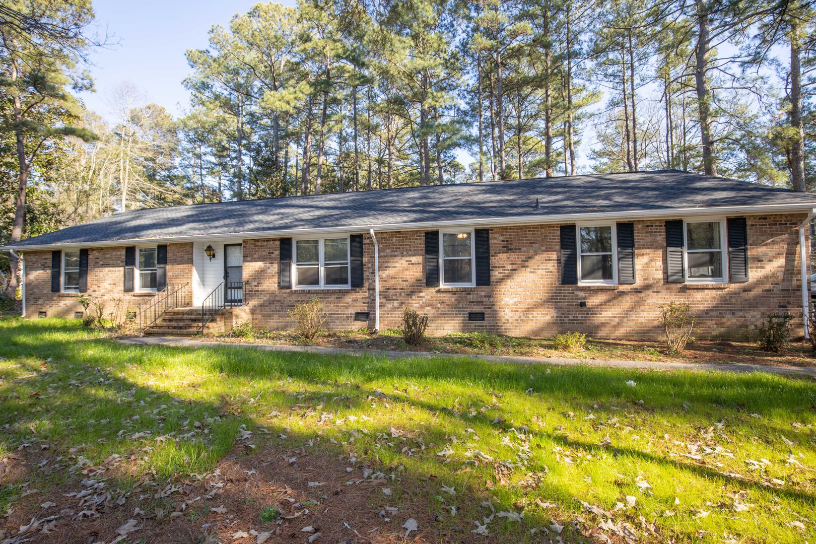 Aberdeen House: 901 Glendale Dr.