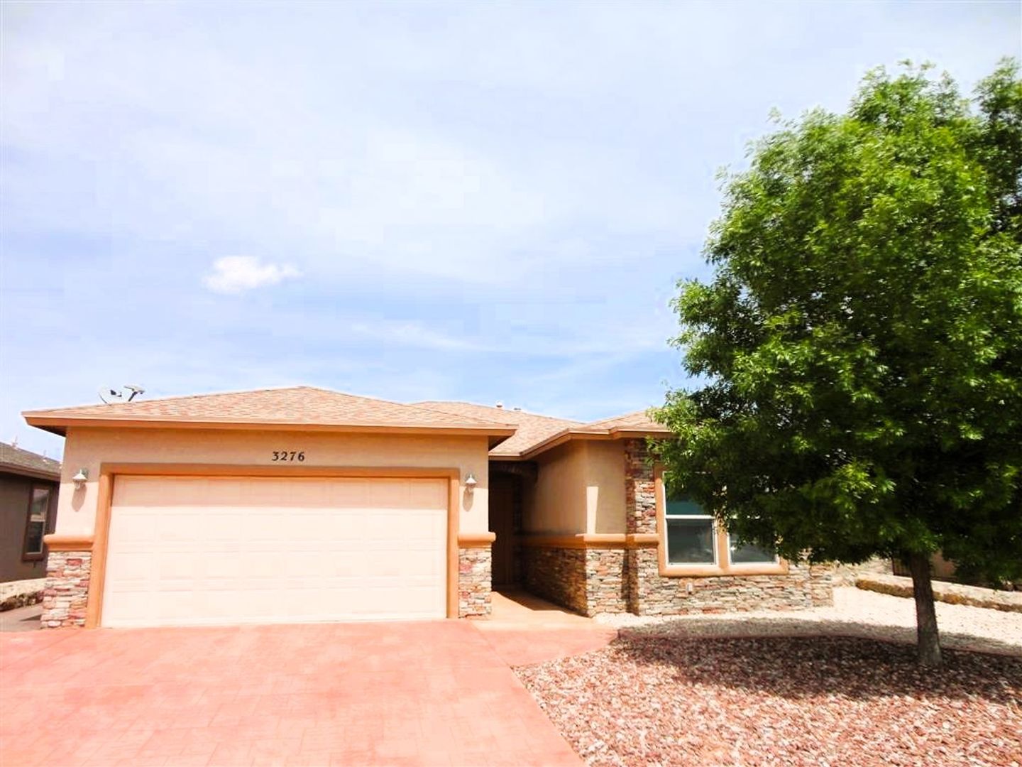 El Paso House: 3276 Leah Point Ln