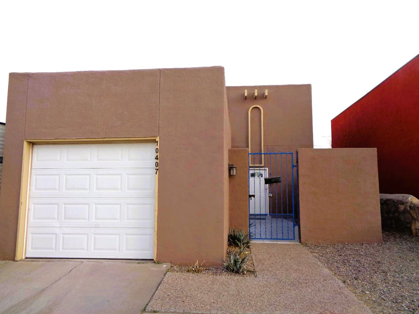 El Paso Apartment: 10405 Ashwood Dr