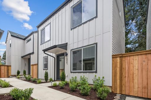Modern South Portland Living | Beautifully Designed Home in a Prime Location - Available Now! – photo 1