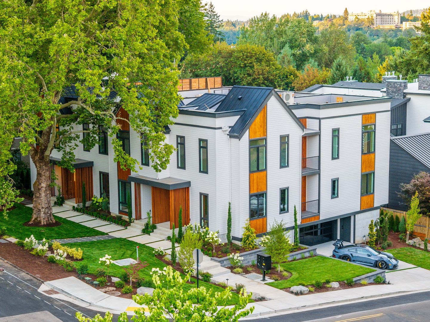 Lake Oswego House: 705 1st St