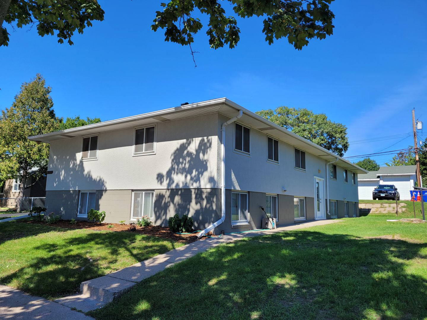 St Paul Apartment: 1707 Thomas Ave. W.