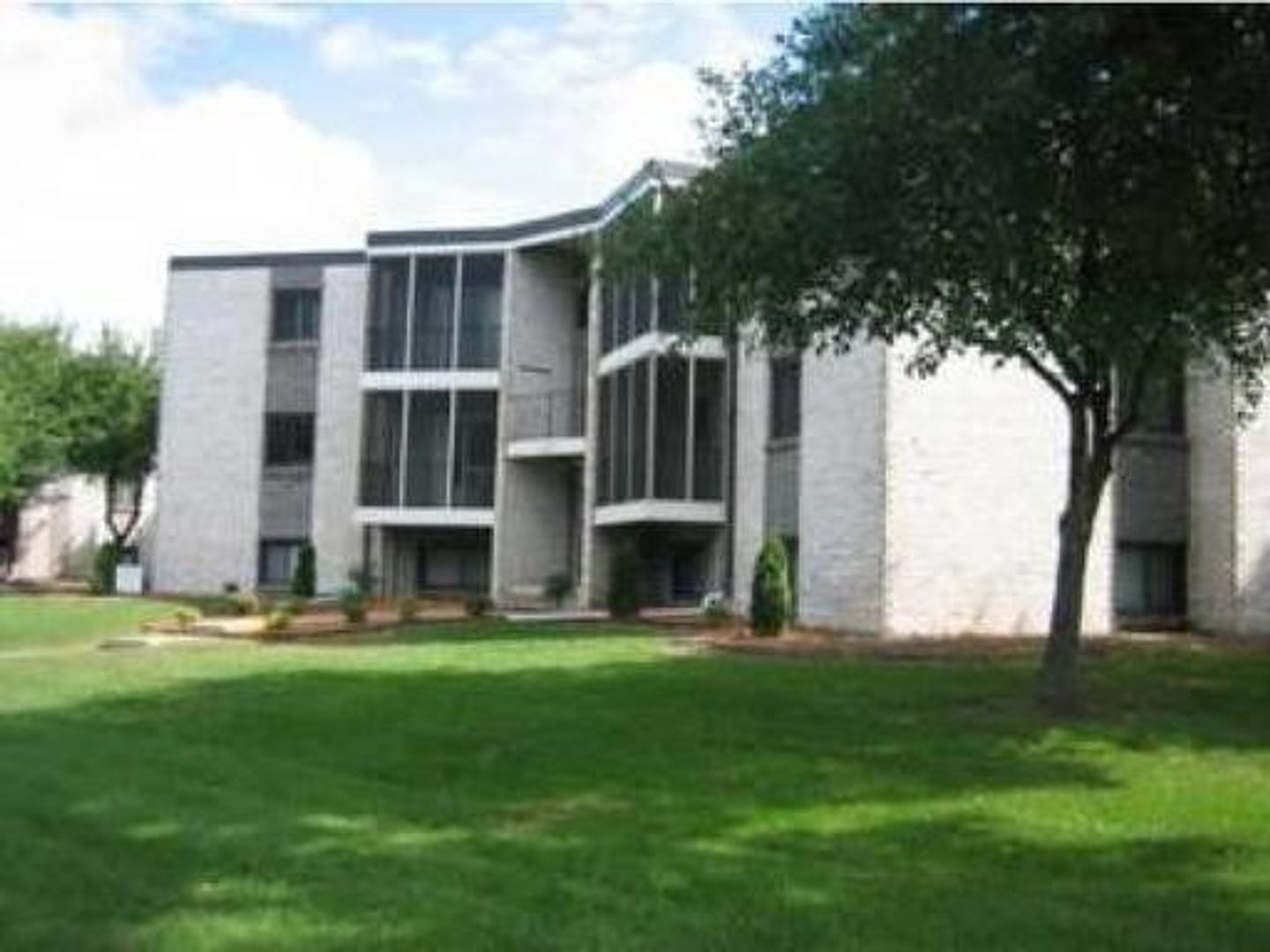 Stillwater Apartment: 1203 N. Owens St