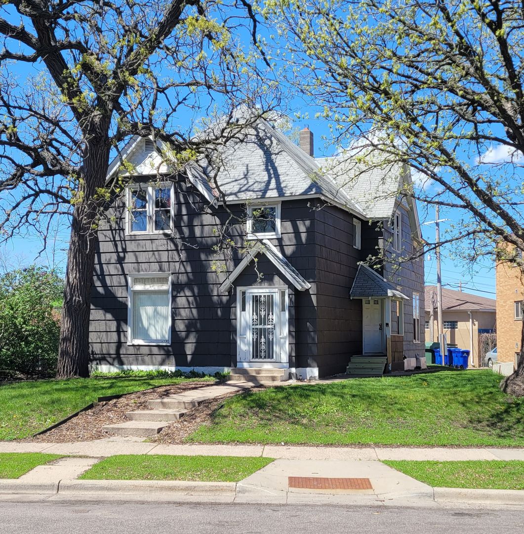 St Paul Apartment: 441 Lynnhurst Ave West