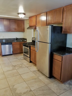 **Move in Special!!** Spacious 3bd Available in the Midway Neighborhood – photo 1
