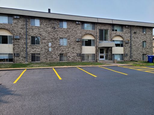1 Bedroom Available – photo 1