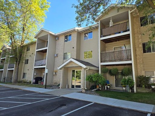 911 6TH AVE NE, #302