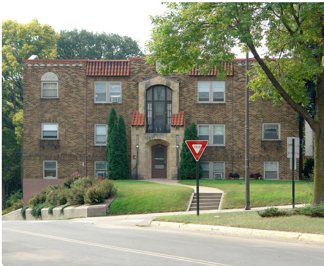 South St Paul Apartment: 315 3rd St N.