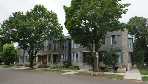 1 Bedroom available in Beautiful Summit Hill Neighborhood – photo 1