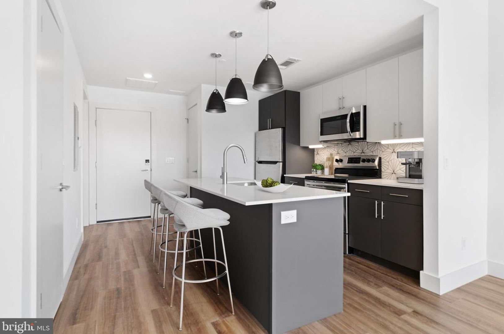 Philadelphia Apartment: 3029 W Glenwood Ave - 505