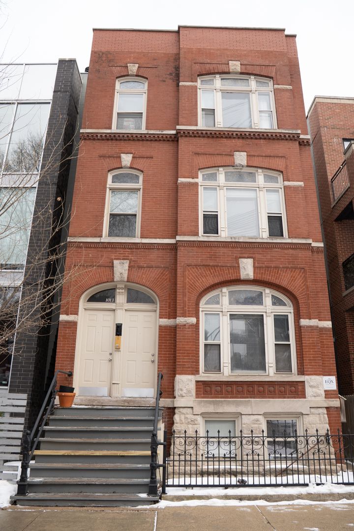 Chicago Apartment: 1013 N. Winchester Ave