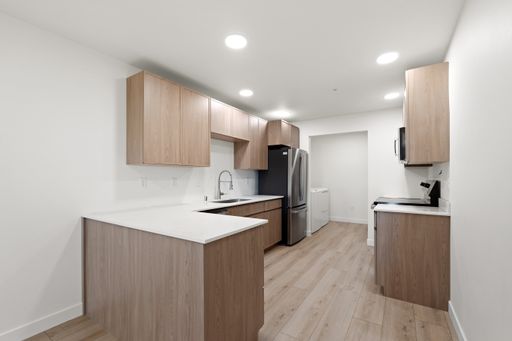 New McKinnon Flats Complex 2 Bedroom 2 Full Bathroom 868 Sq/Ft Patio & Deck w/1 Month Free – photo 1