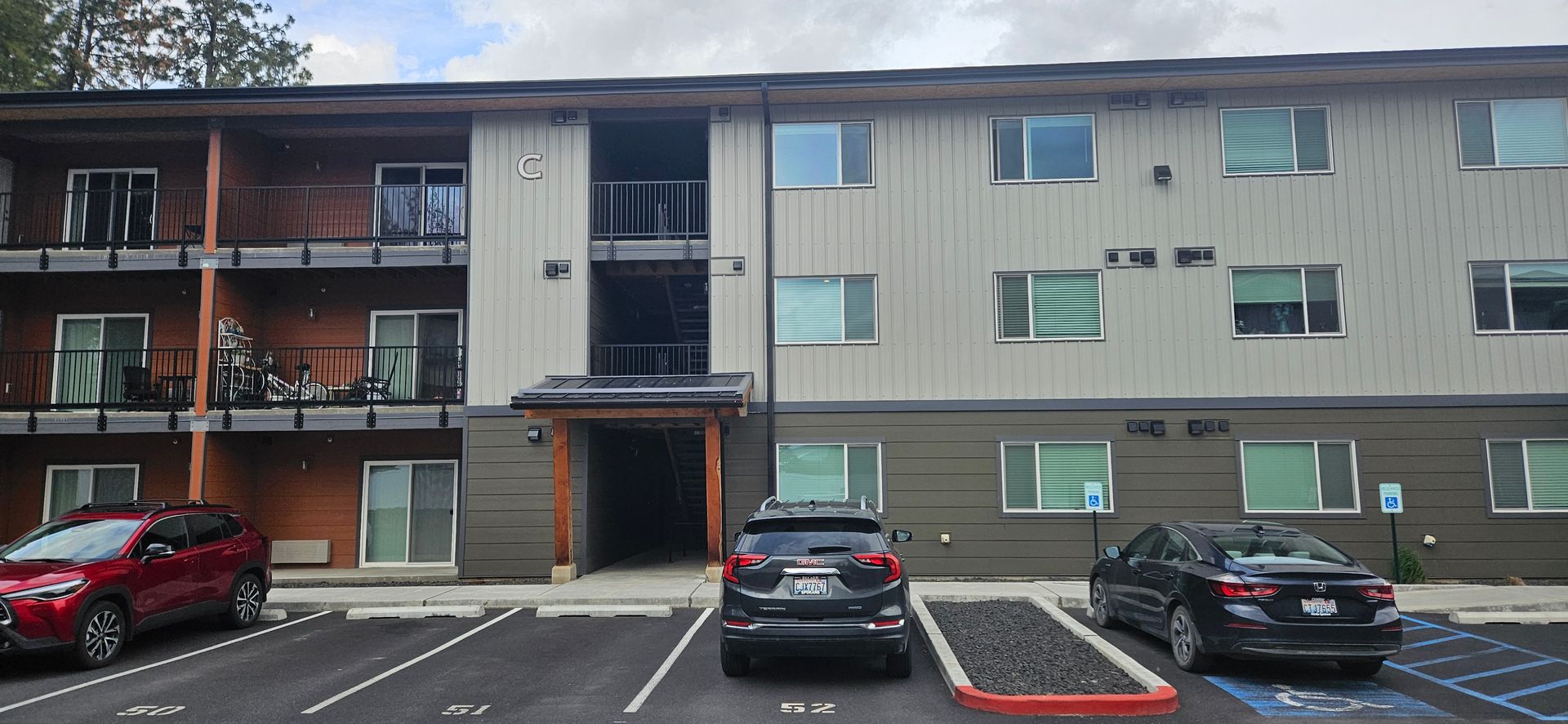 Cheney Apartment: 1026 West 1st Street - C306