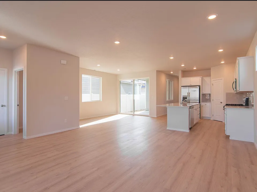 Liberty Lake 4 Bed 2.5 Bath home just 4 years old in an amazing neighborhood