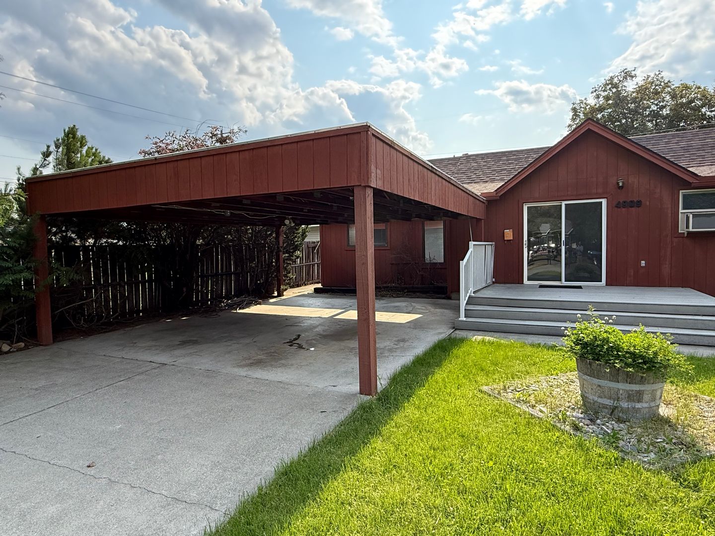 2 Bed 1.5 Bath Home In Spokane With A Shop!