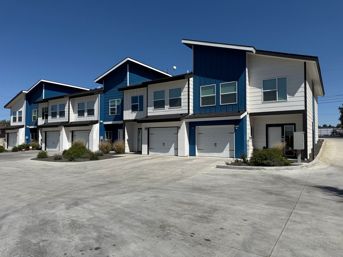 Spokane Valley Apartment: 12402 E Broadway Ave