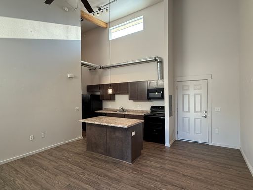 3rd Floor Apartment with vaulted Ceilings available at the Cheney Park Commons! – photo 1