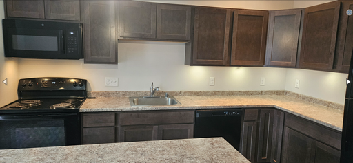 2 Bed 2 Bath 3rd Floor Apartment with Vaulted Ceilings available at the Cheney Park Commons! – photo 1