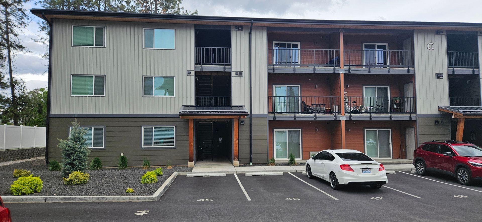 Cheney Apartment: 1026 West 1st Street - C103