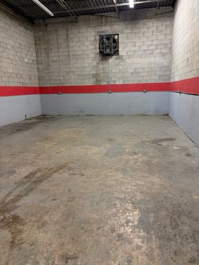 Workshop/Warehouse + Office flex space with bay door – photo 1