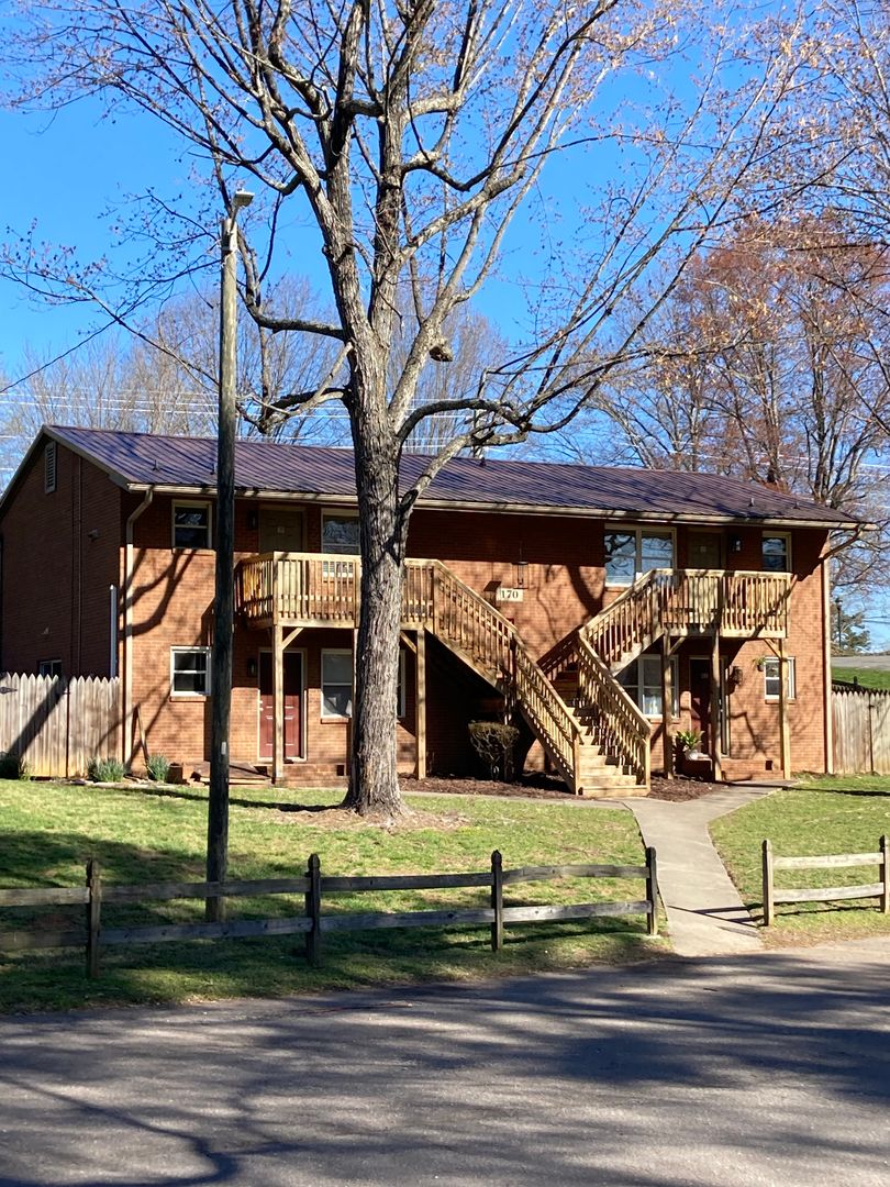 Lewisville Apartment: 170 Shallowford Village Court