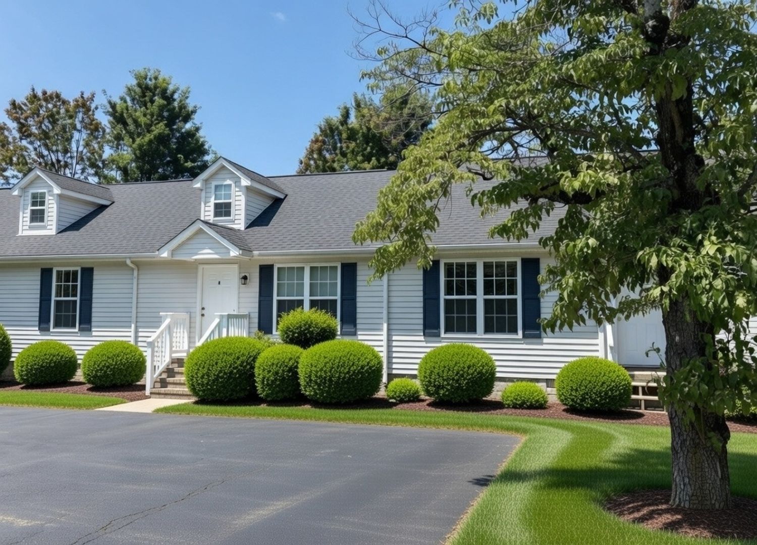 Elon Apartment: 725 E Haggard Ave