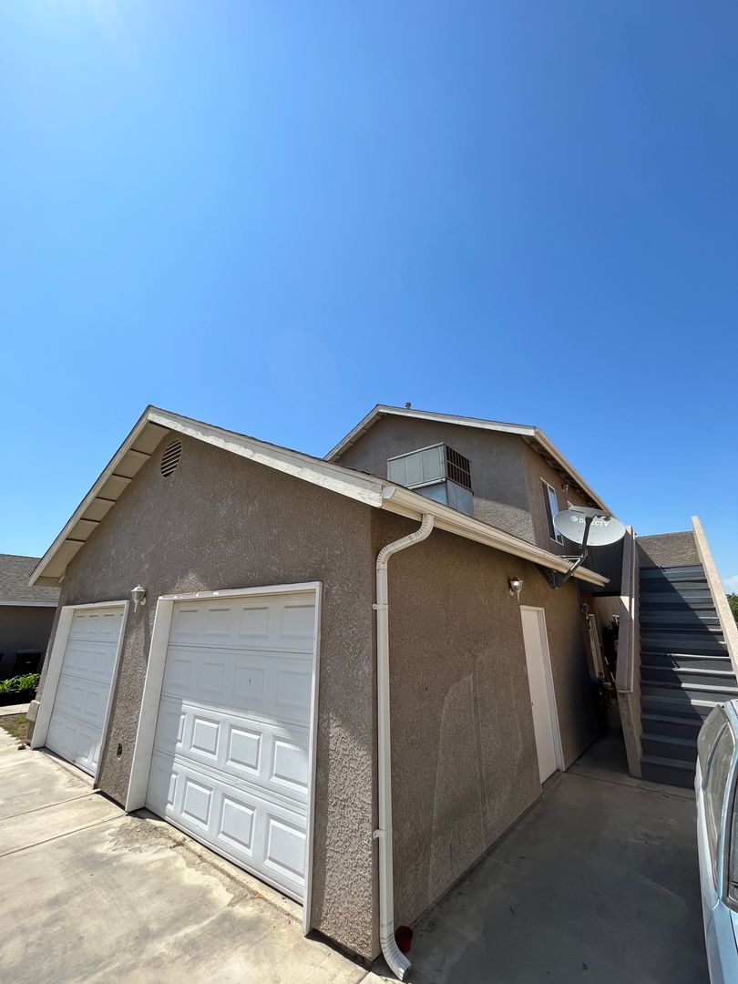 Visalia Apartment: 2926-32 S Sallee Street