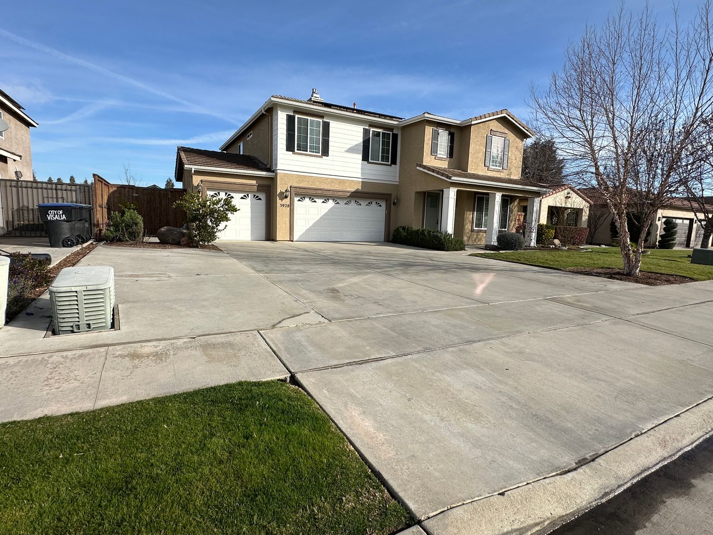 Visalia House: 5928 West Whitley Ave