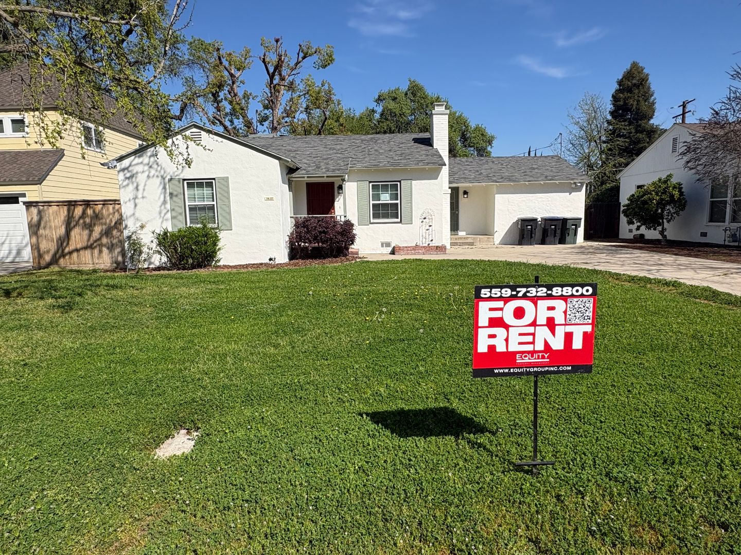 Visalia House: 1610 West College Ave