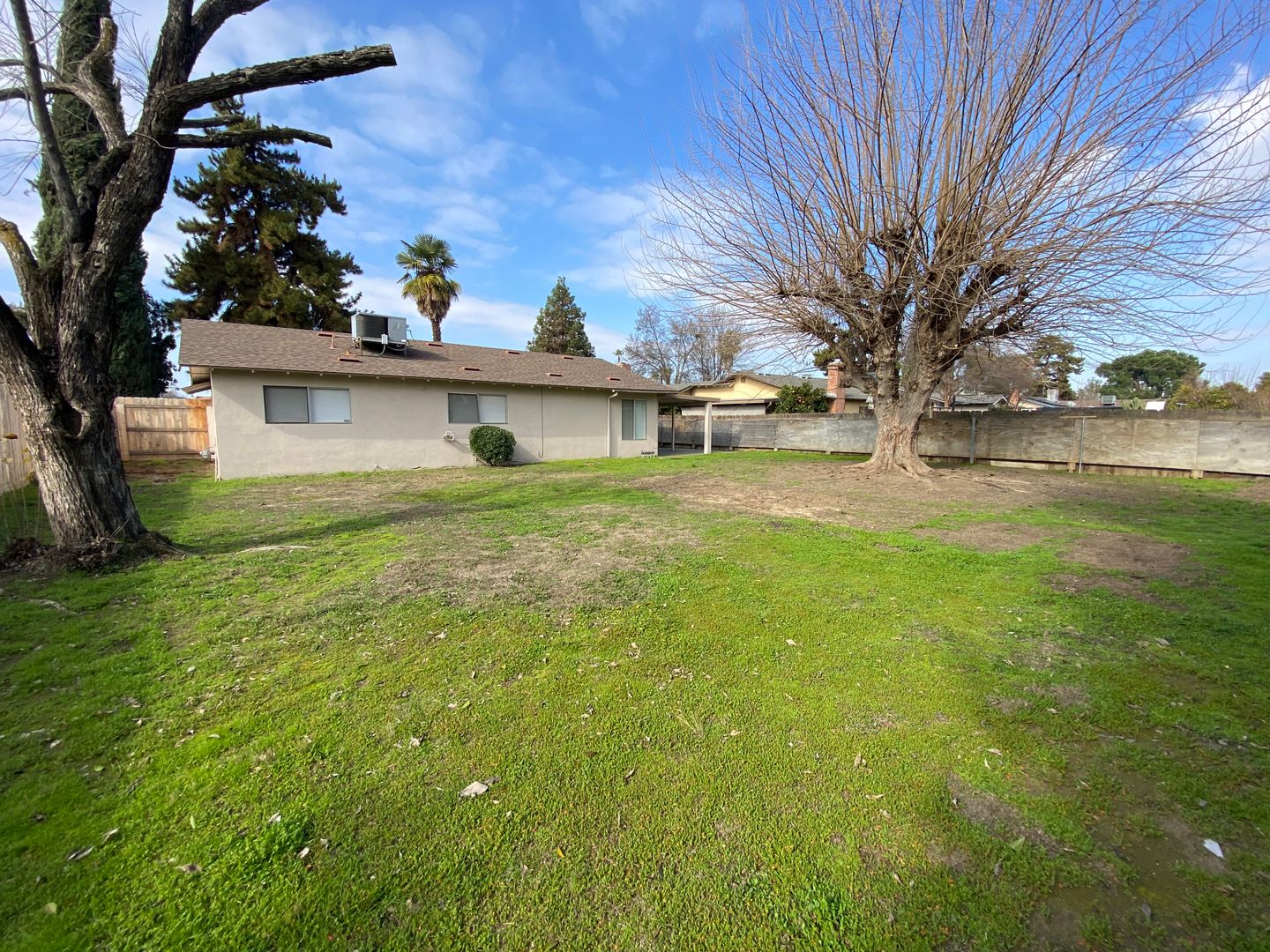 Visalia House: 2530 South Hall Street