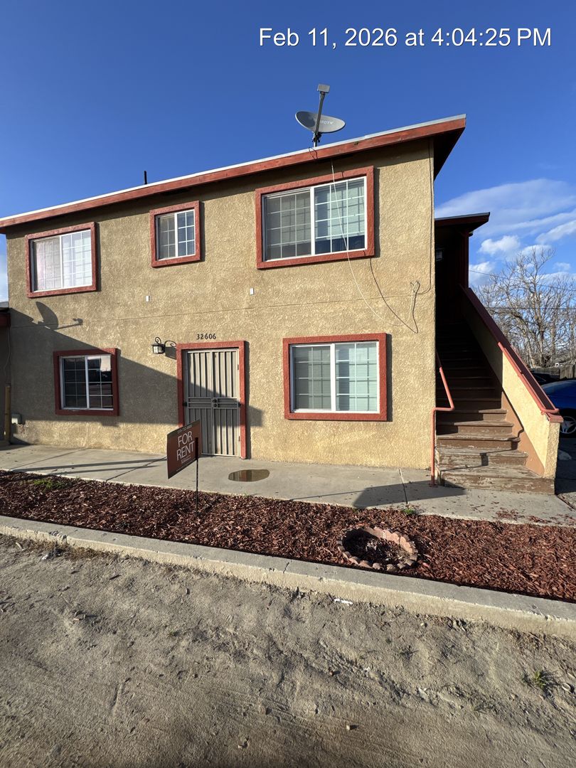 Visalia Apartment: 32606 Road 124