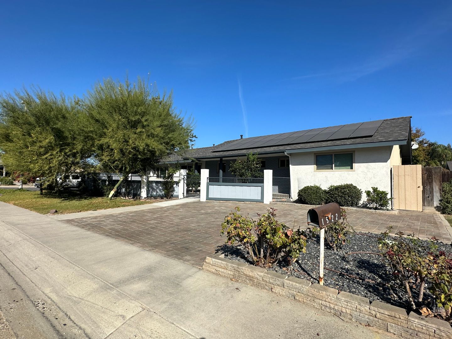 Visalia House: 1522 West Monte Vista Ave