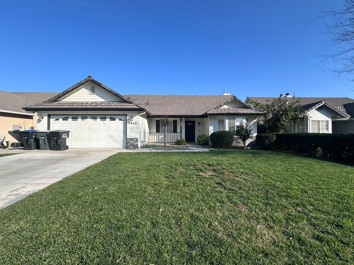 Visalia House: 3908 South Dans St