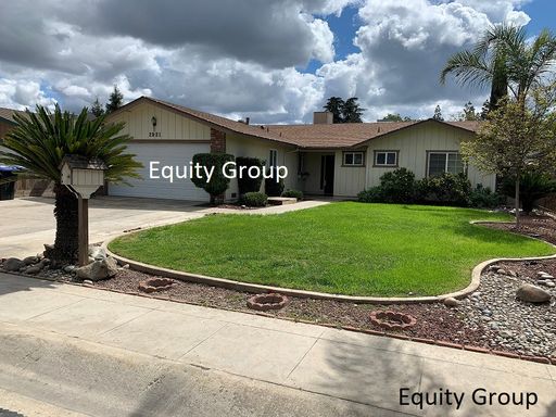 3 Bedroom home in SW Visalia! Updated flooring throughout, coming soon! – photo 1