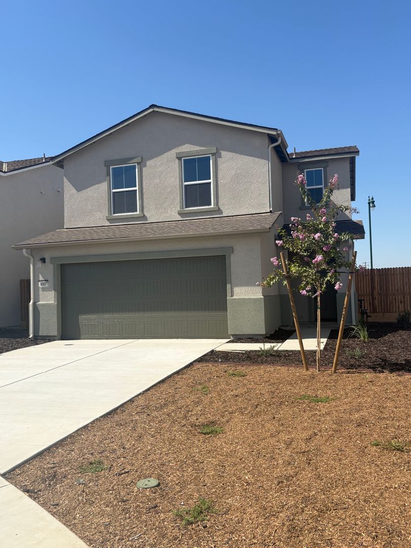 Visalia House: 4007 North Sallee Ct