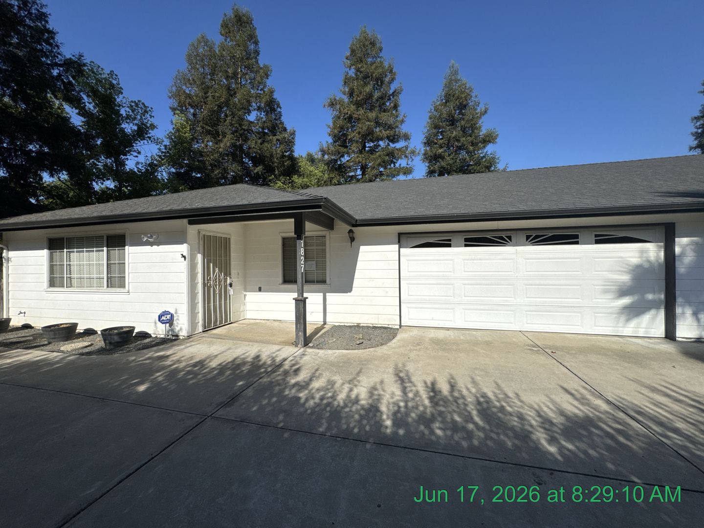 Visalia Apartment: 1825 - 1827 E  Cambridge