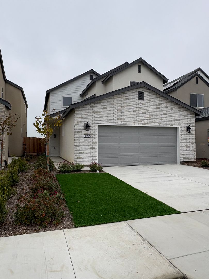 Visalia House: 30535 Delancy Road