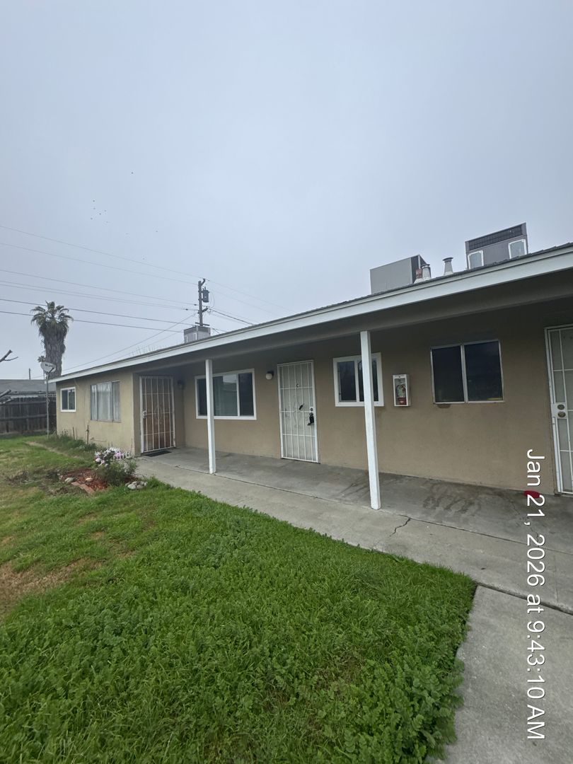 Corcoran Apartment: 2004-2108 North Ave