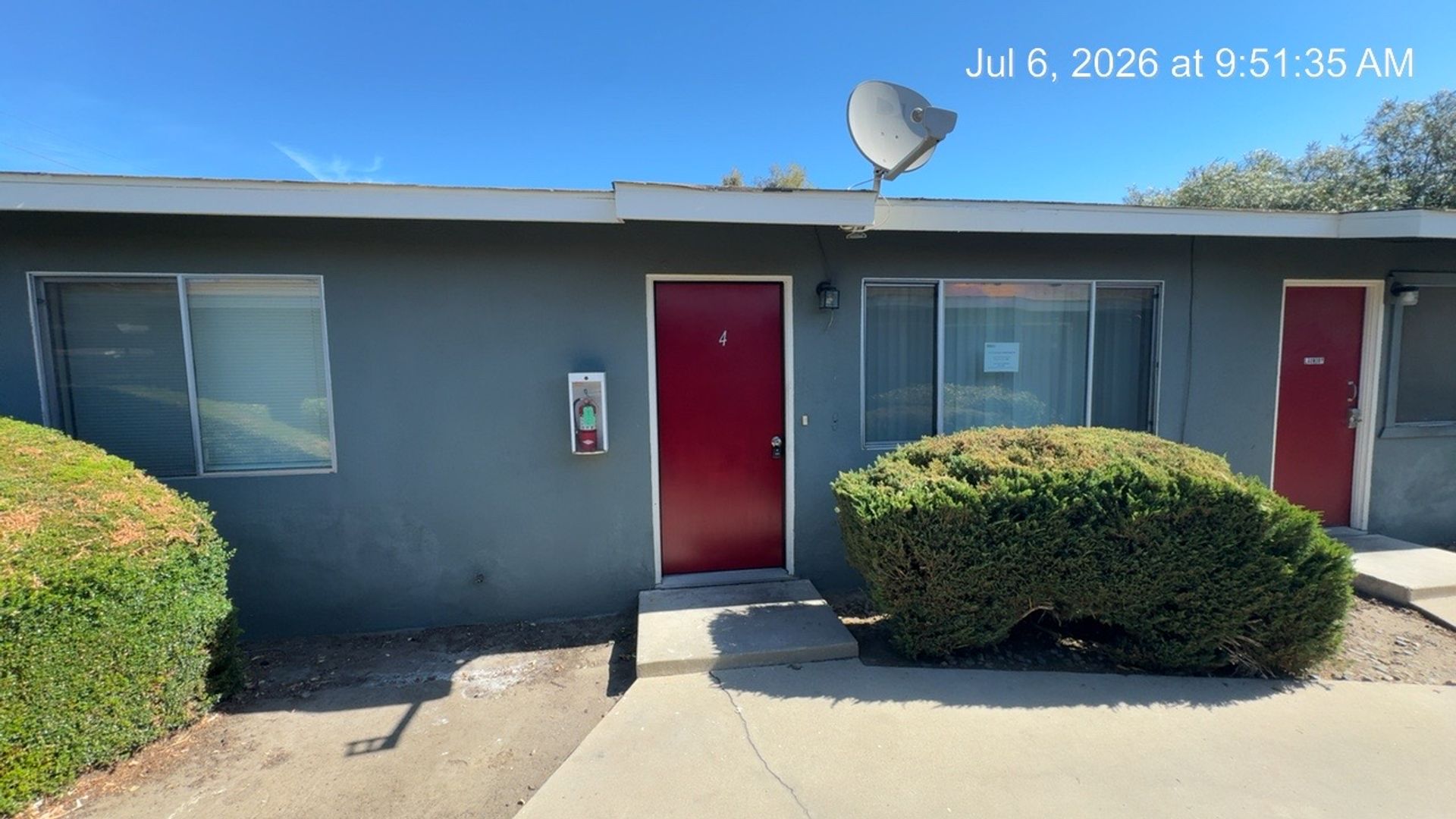 Tulare Apartment: 616-620 N Blackstone Avenue
