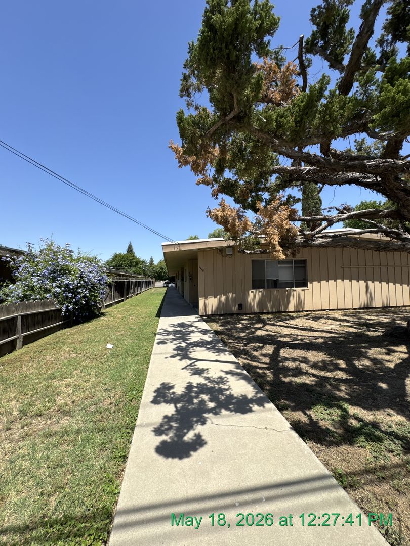 Visalia Apartment: 1140 West Tulare Avenue