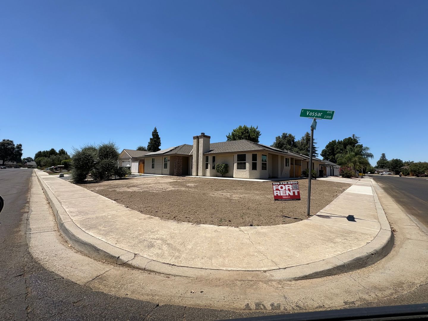 Visalia House: 2322 East Vassar Dr