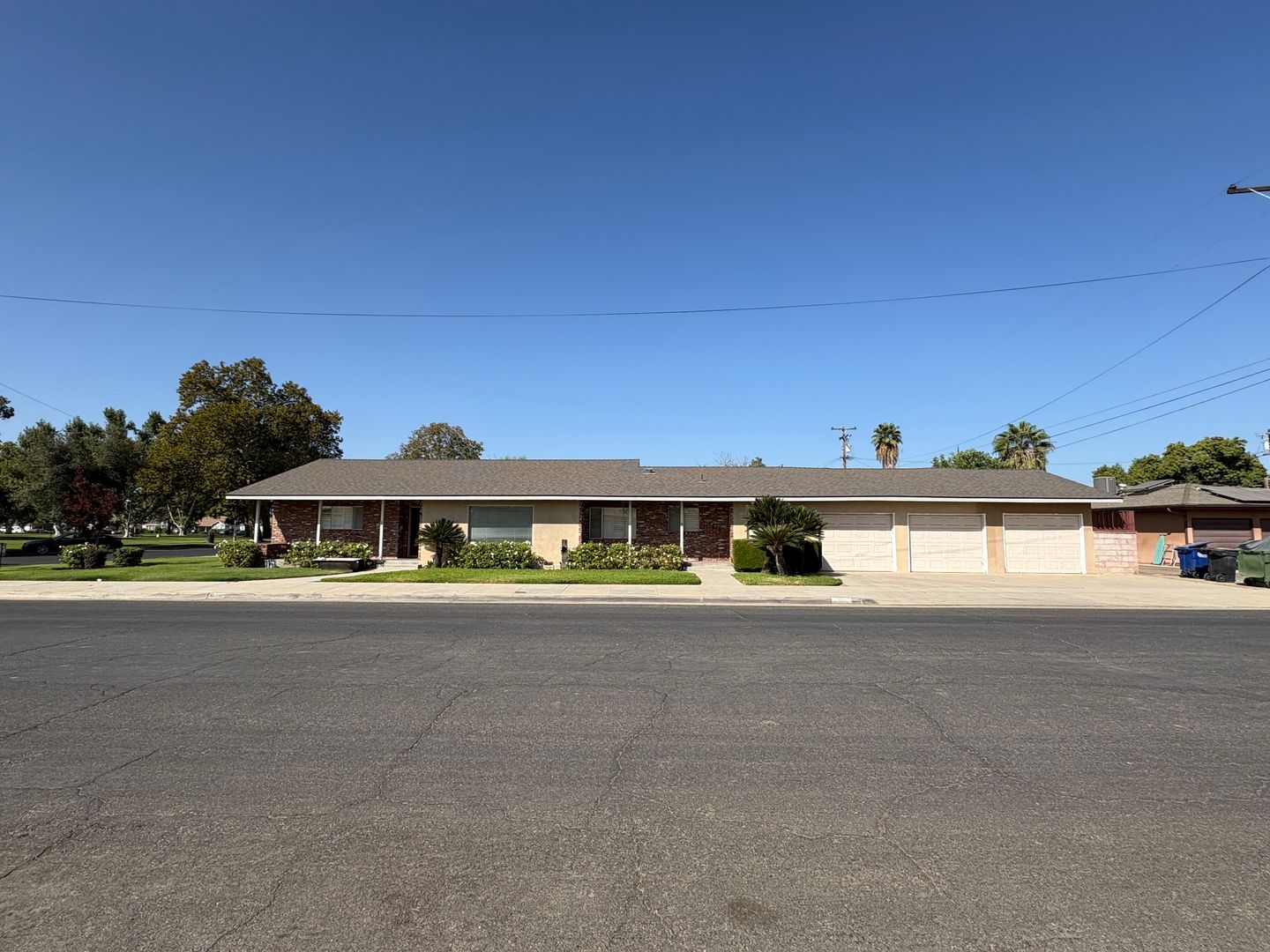 Dinuba House: 341 North Garden Dr