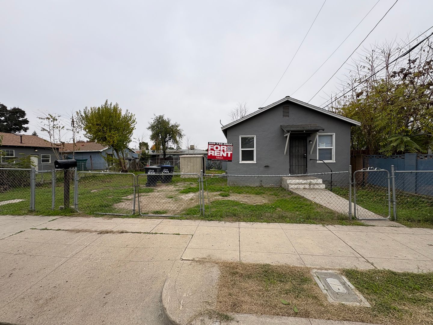 Visalia House: 311 East Grove Ave